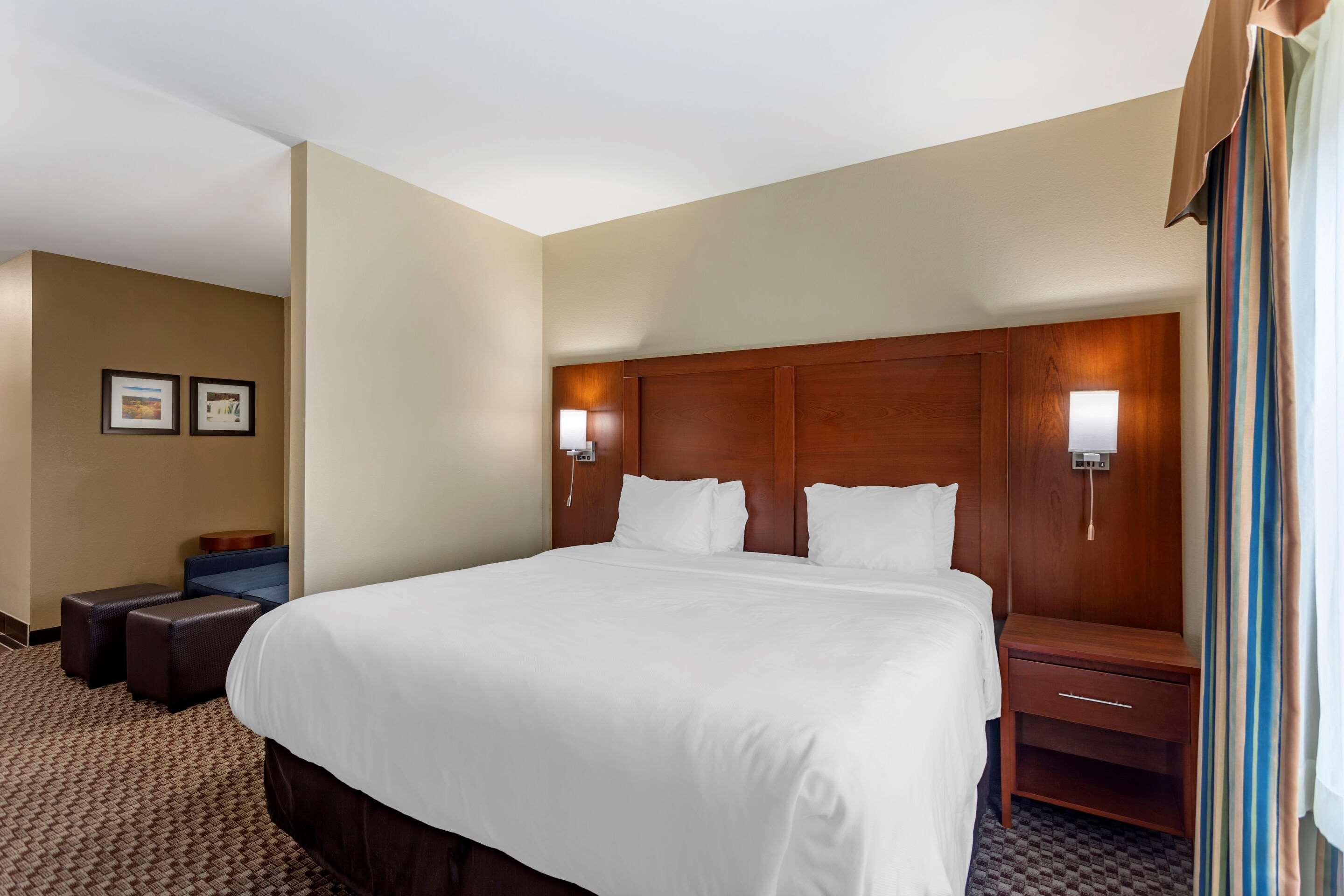 Comfort Inn & Suites Carbondale University Area Экстерьер фото