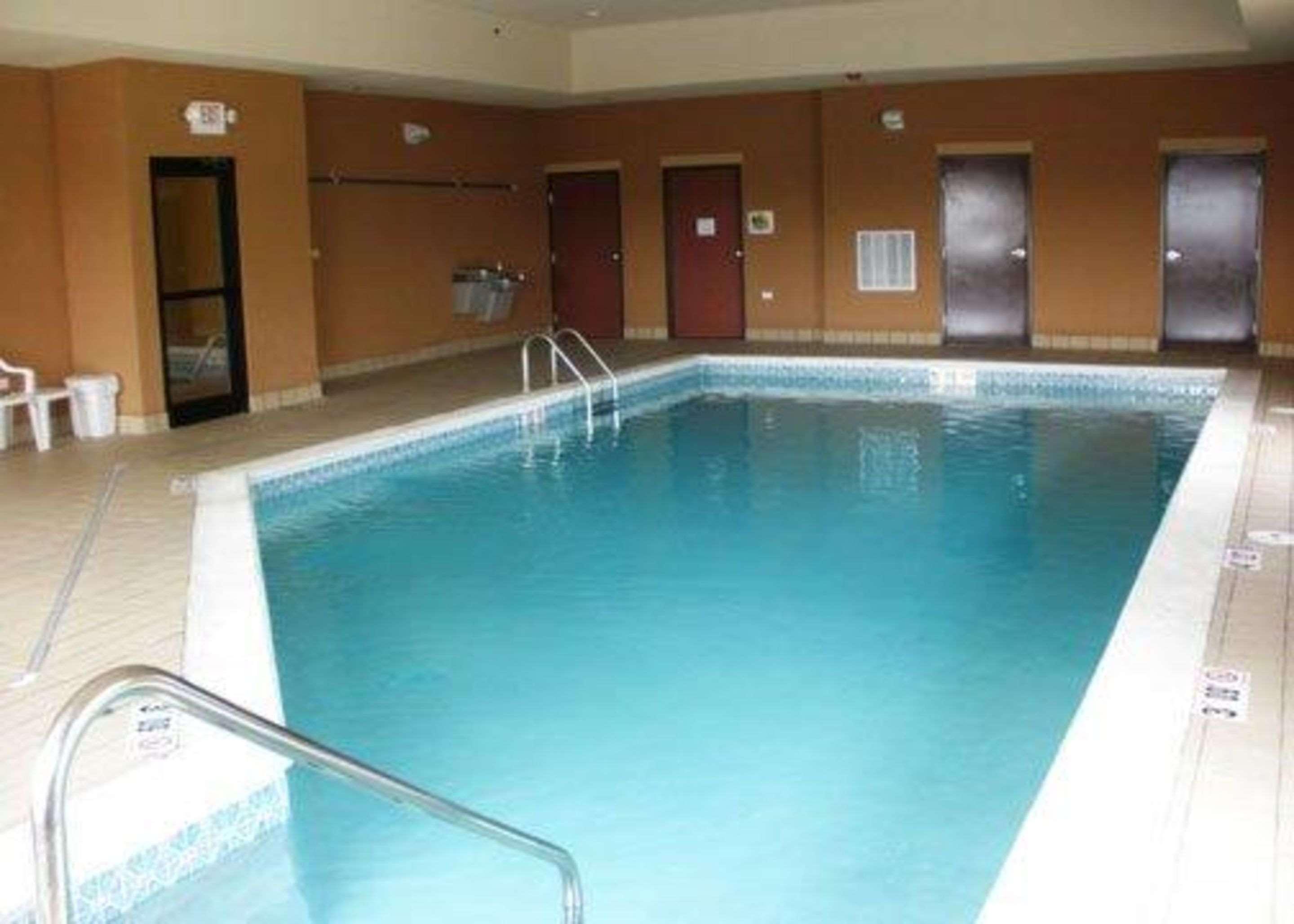 Comfort Inn & Suites Carbondale University Area Экстерьер фото